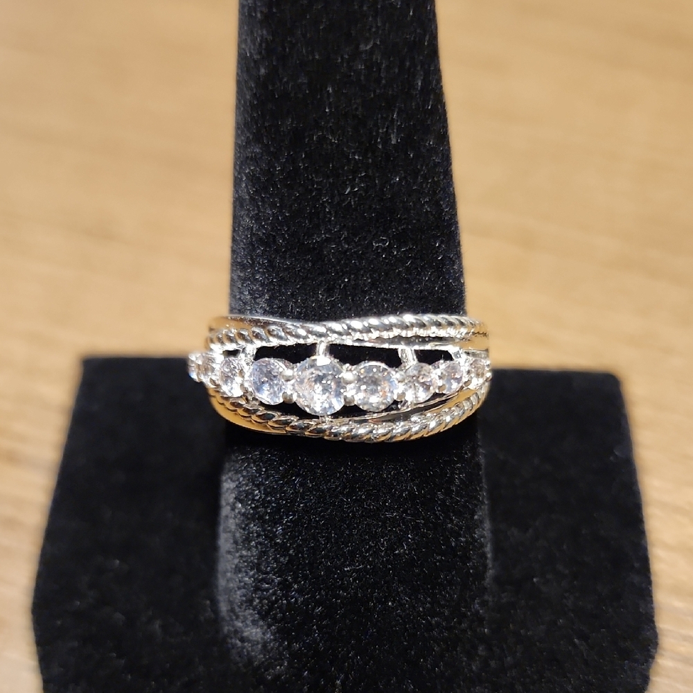 Silver Filigree Ring with Crystal Accents